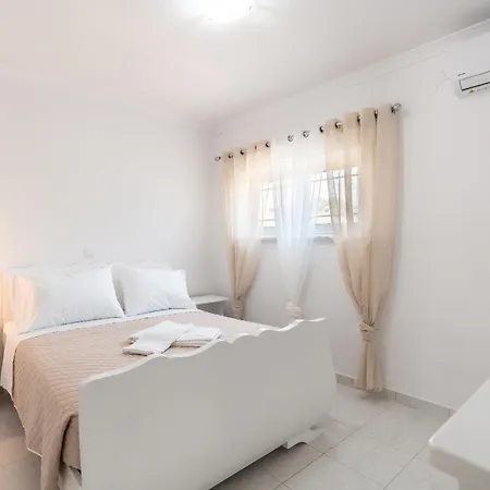 Absinthia Fanes Appartement *