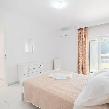 Absinthia Fanes Appartement Rhodes City