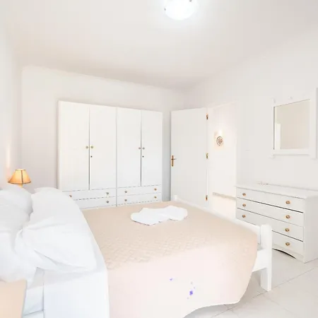 Absinthia Fanes * Rhodes City