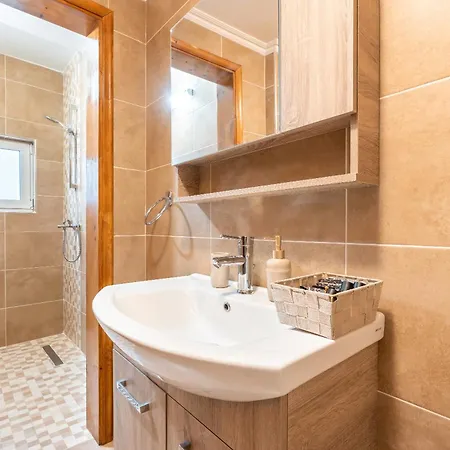 Absinthia Fanes Appartement *
