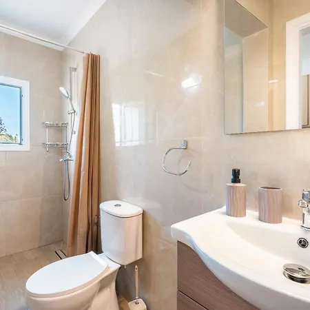 Absinthia Fanes Rhodes City