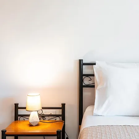 Absinthia Fanes アパート Rhodes City