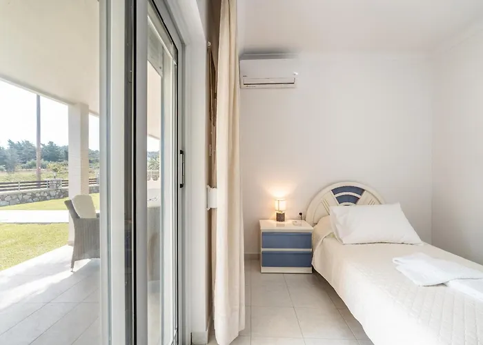 Absinthia Fanes * Rhodes City