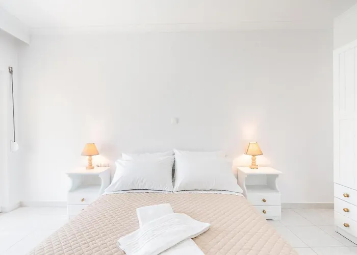 Absinthia Fanes Apartment *