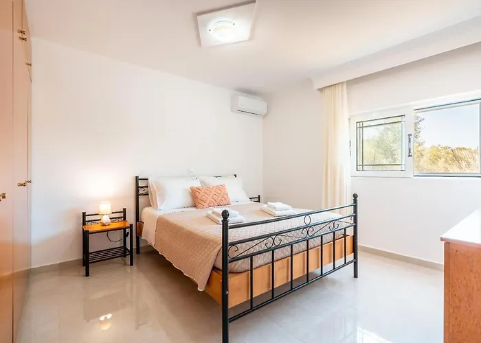 Absinthia Fanes Apartment Rhodes City