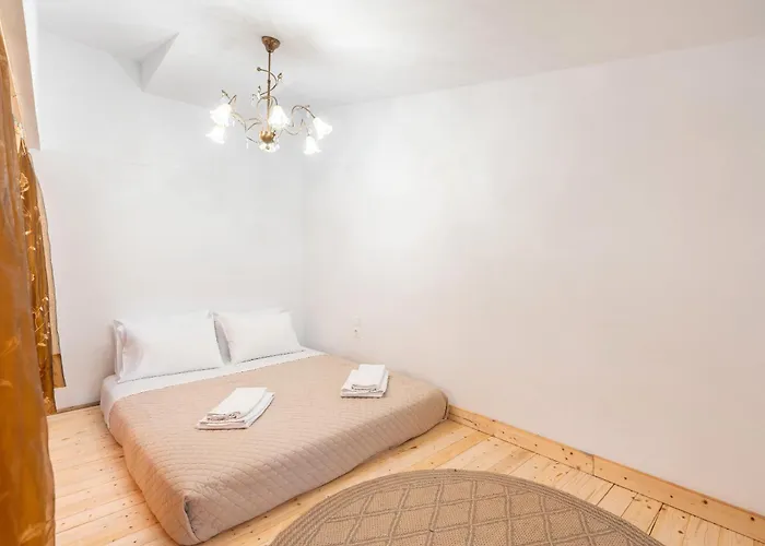 Absinthia Fanes * Rhodes City