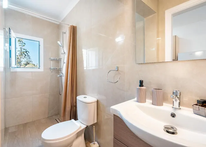 Absinthia Fanes Rhodes City